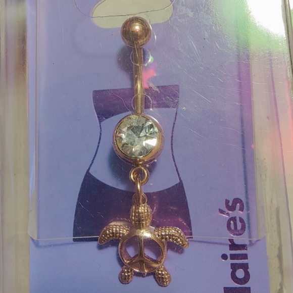 Piercing - Picture 2 of 3